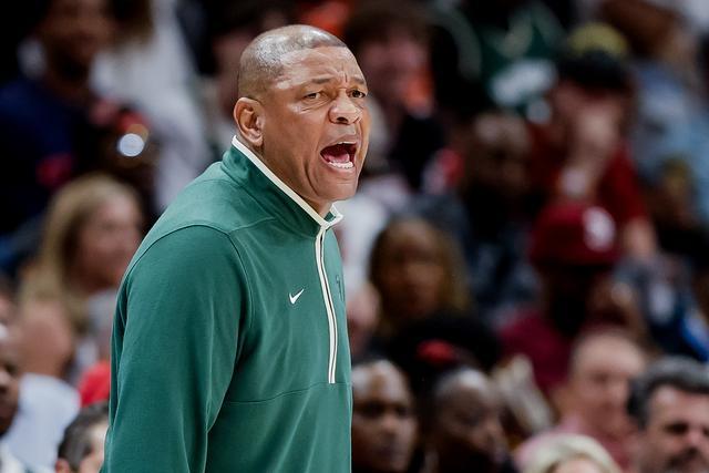 恩比德复出76人险胜雷霆 雄鹿爆冷不敌奇才